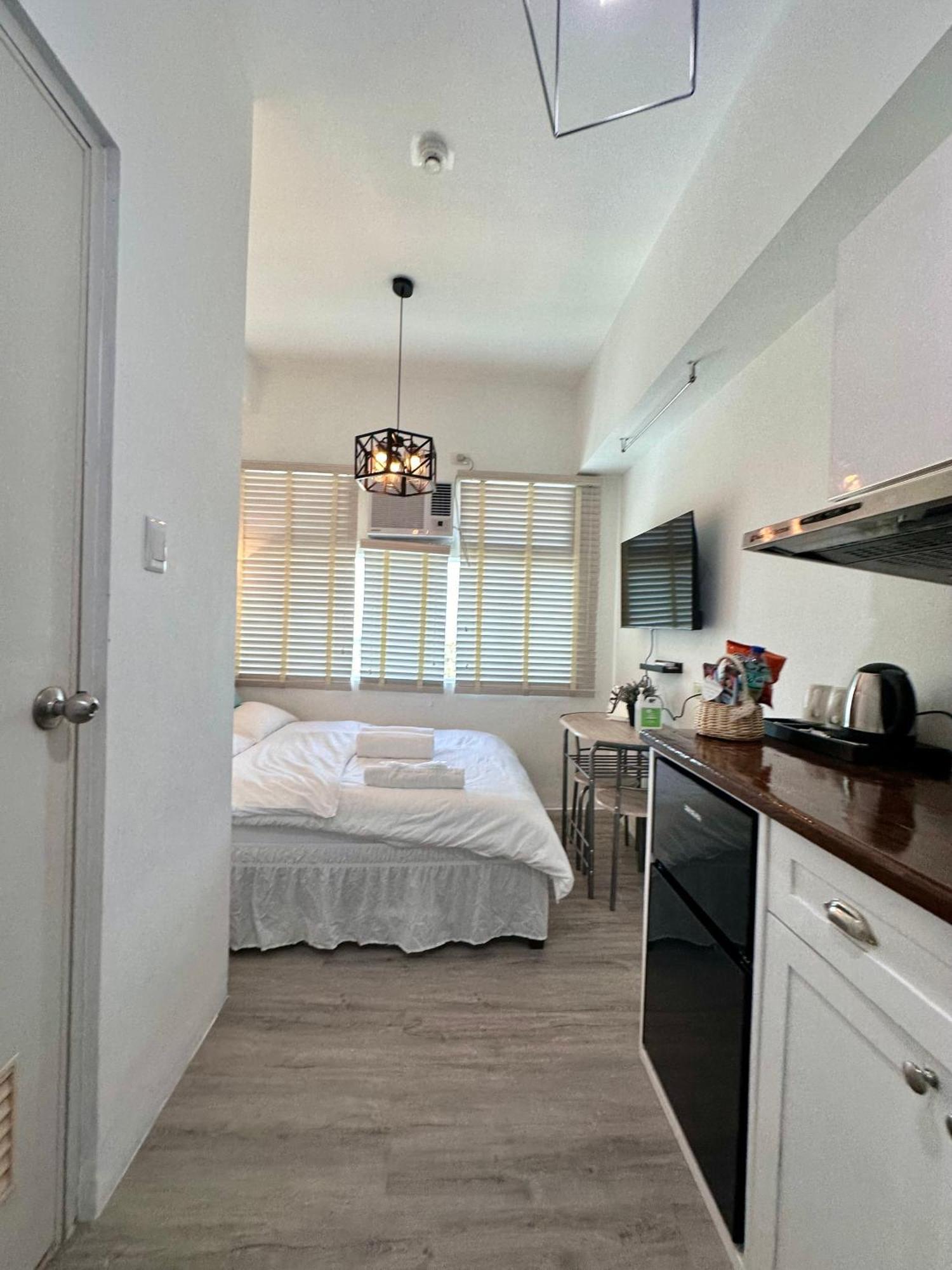Studio One Condominium, Alabang - Bluu - Fiber Wi-Fi, Netflix-Ready モンテンルパ エクステリア 写真