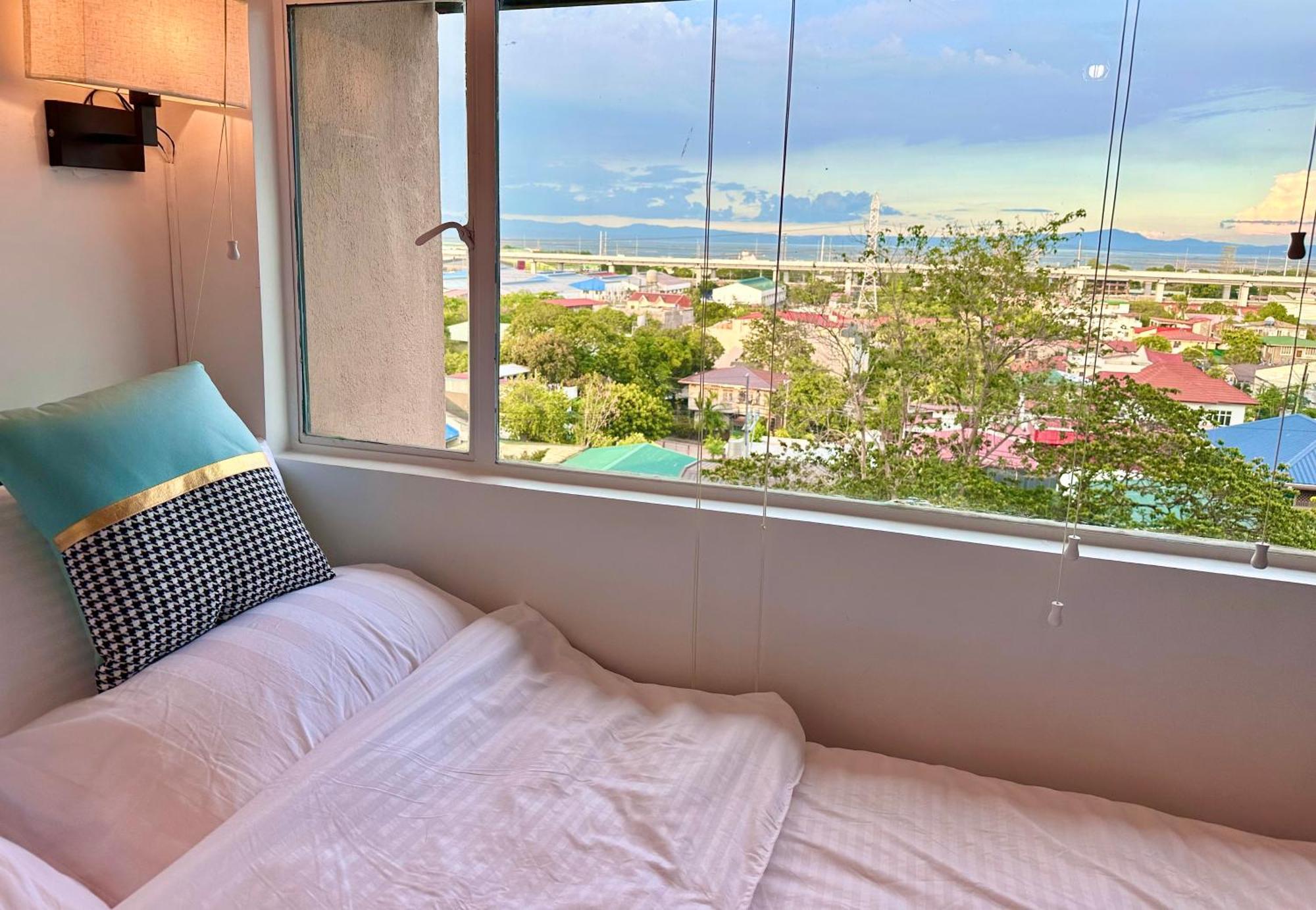 Studio One Condominium, Alabang - Bluu - Fiber Wi-Fi, Netflix-Ready モンテンルパ エクステリア 写真