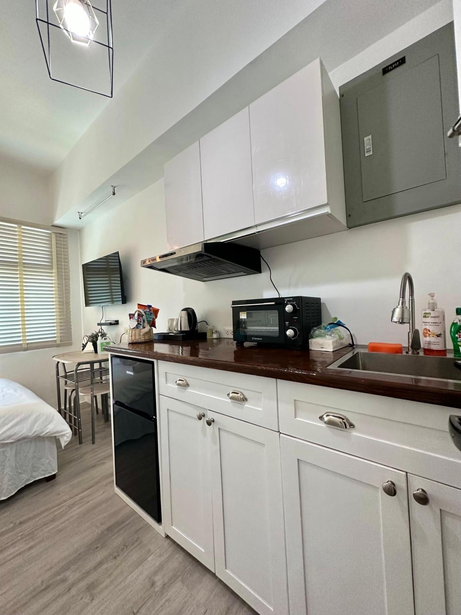 Studio One Condominium, Alabang - Bluu - Fiber Wi-Fi, Netflix-Ready モンテンルパ エクステリア 写真